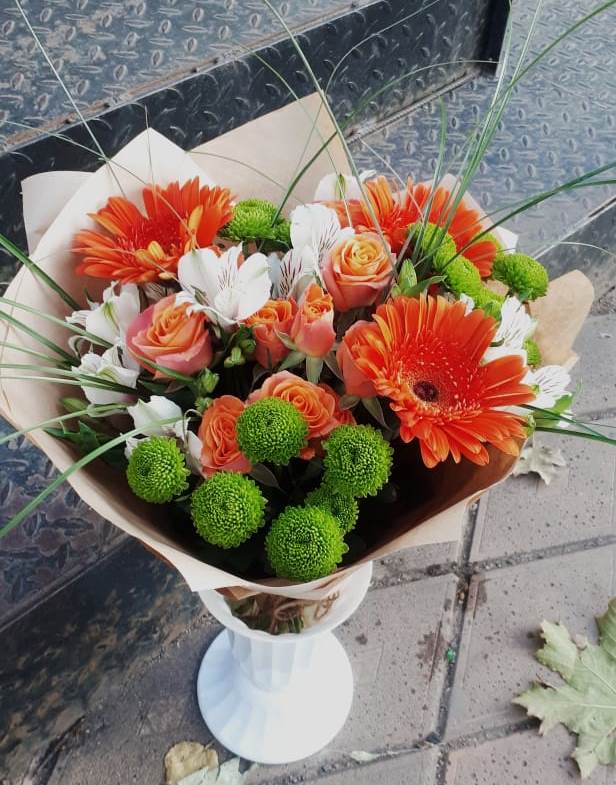 Букет цветов из: Герберы, Хризантемы, Альстромерии и Розы в Дракино