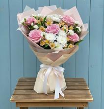 Букет цветов из:  Гвоздики, Орхидеи и Розы #REPLACE_PRED# Дракино