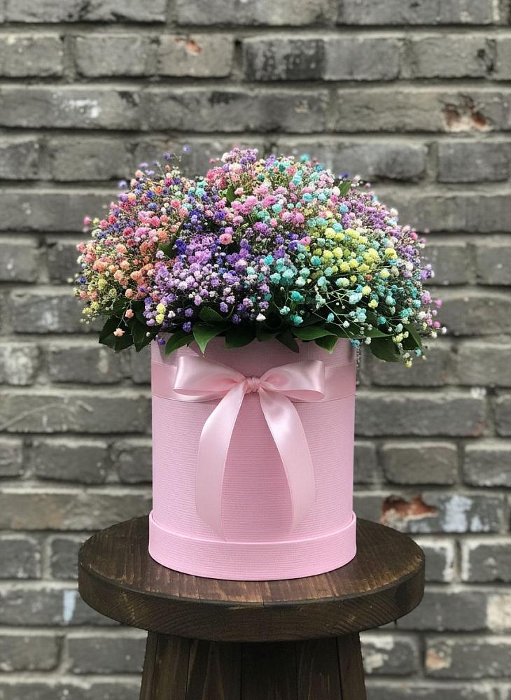Цветочная композиция из Гипсофила и Розы в шляпной коробке в Дракино