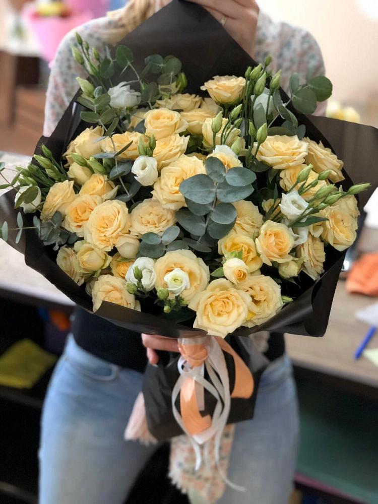 Букет цветов из: Розы и Лизиантусы в Дракино