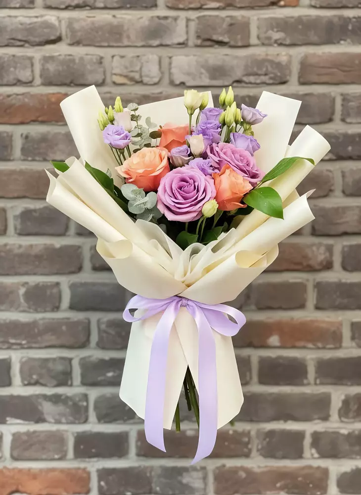 Букет цветов из: Лизиантусы и Розы в Дракино