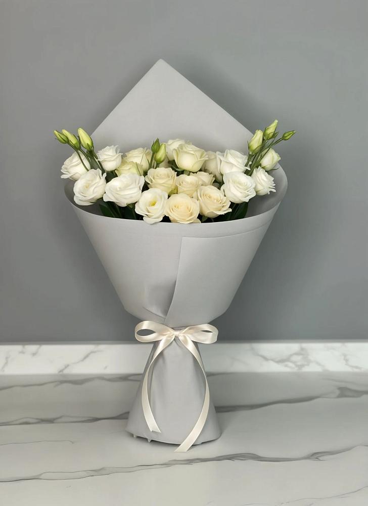 Букет цветов из: Розы и Лизиантусы в Дракино