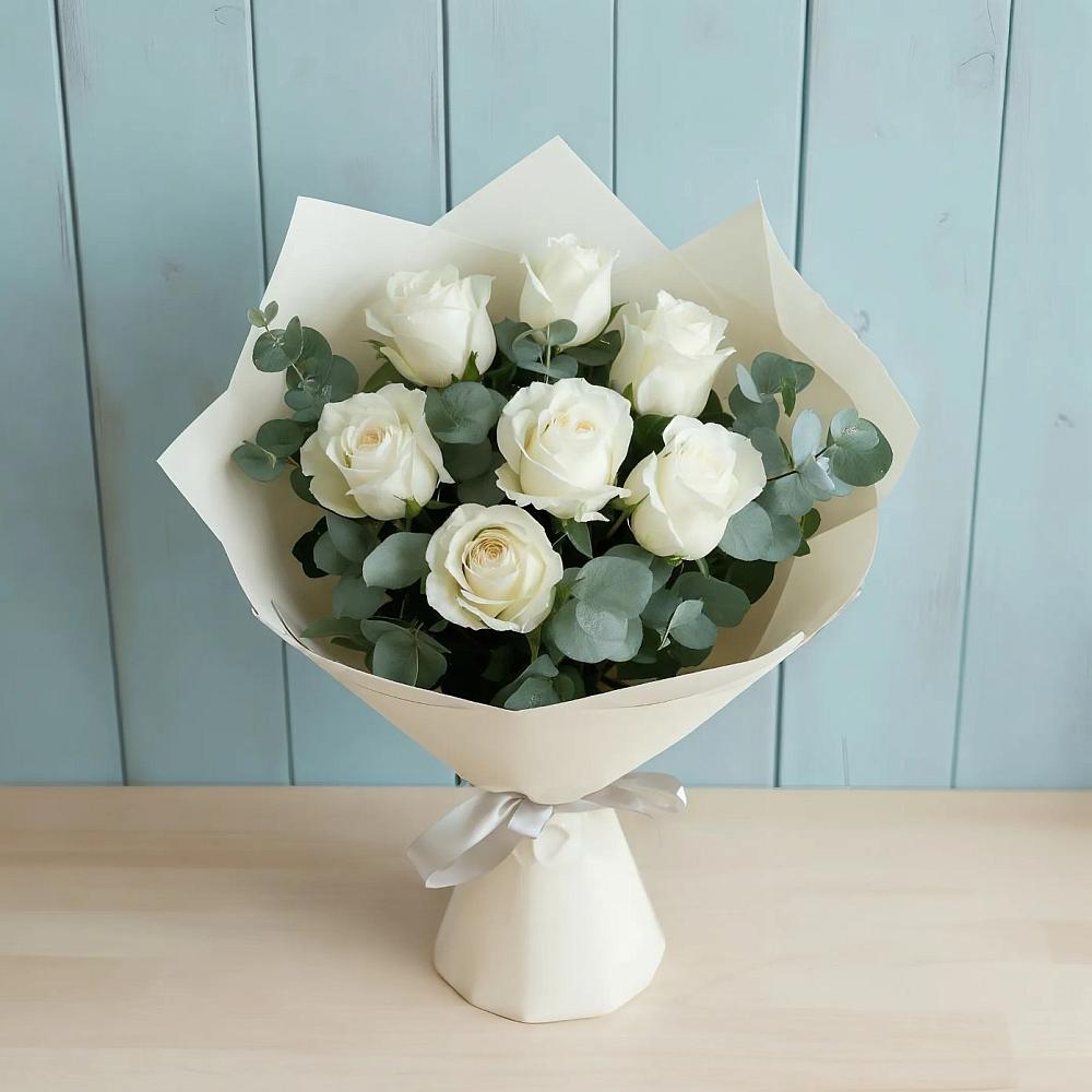 Букет Белые розы в Эвкалипте в Дракино
