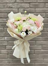 Букет цветов из:  Гвоздики, Розы, Лизиантусы и Хризантемы #REPLACE_PRED# Дракино
