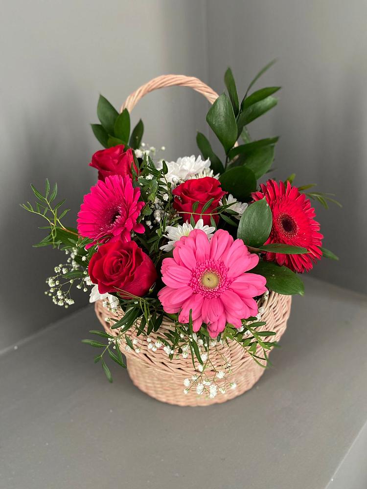 Цветочная композиция из Розы, Хризантемы и Герберы в корзине в Дракино