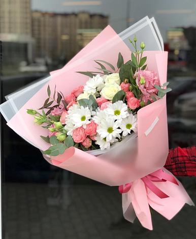 Букет цветов из: Розы, Лизиантусы и Хризантемы в Дракино