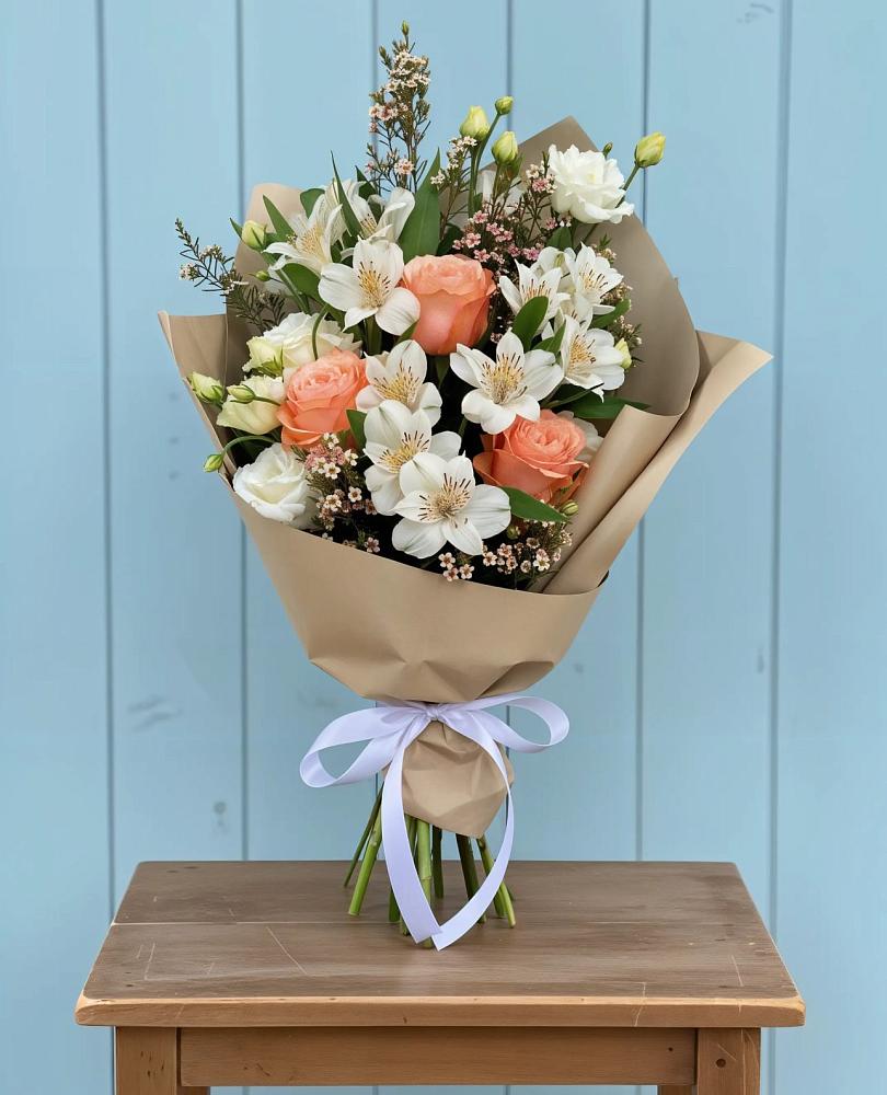 Букет цветов из: Альстромерии, Лизиантусы, Розы и Хризантемы в Дракино